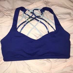 Lululemon free to be sports bra